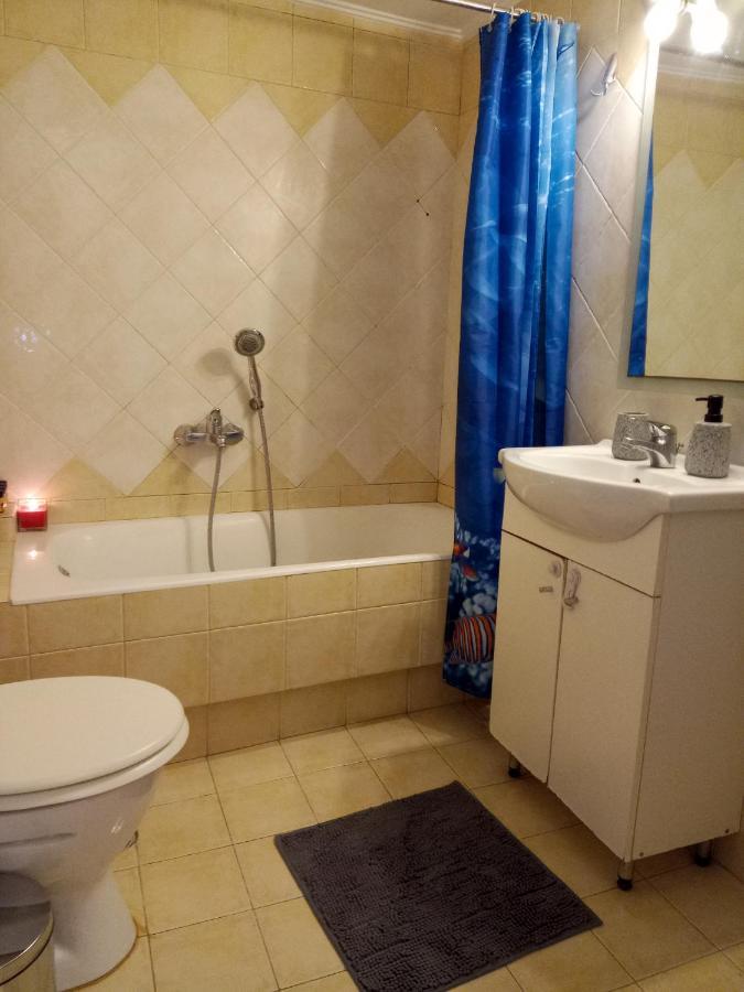 ιδανικό δίπλα στο μετρό, ανάμεσα στο κέντρο και τη παραλία